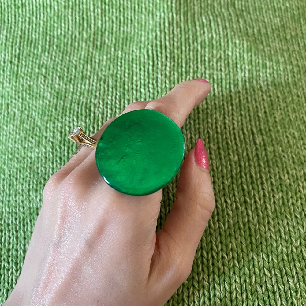 ✨SOLD✨ green plastic ring